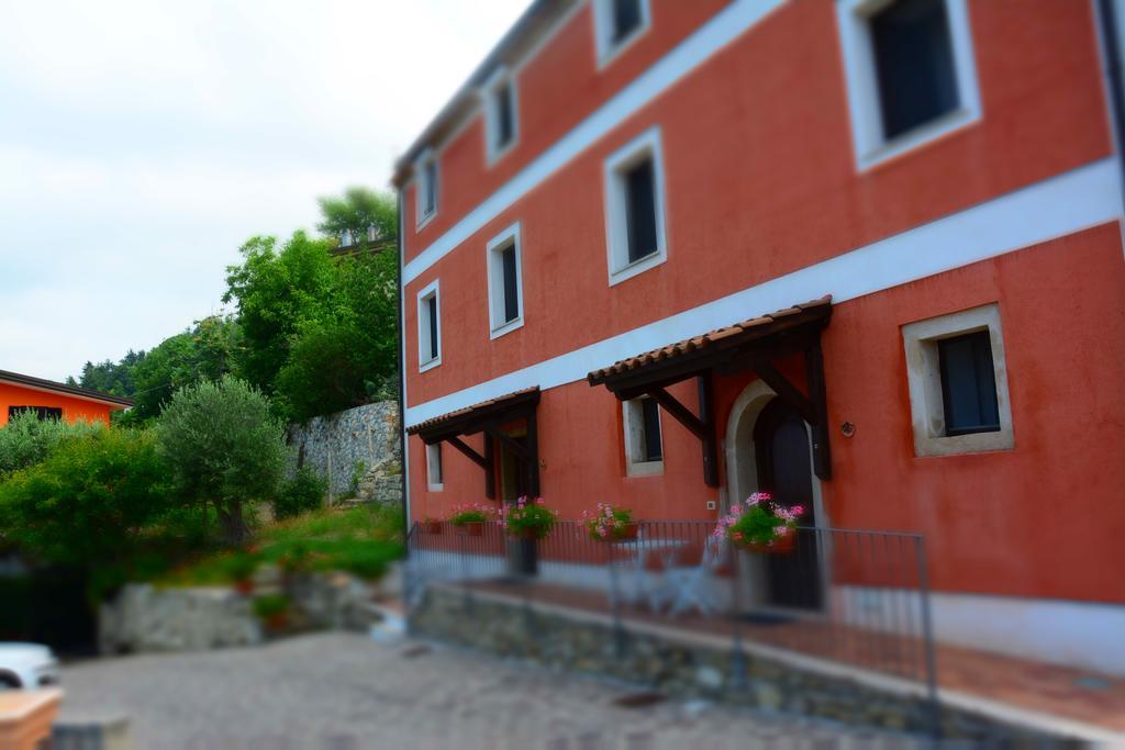 B&B La Casa Rossa Paola Exterior photo