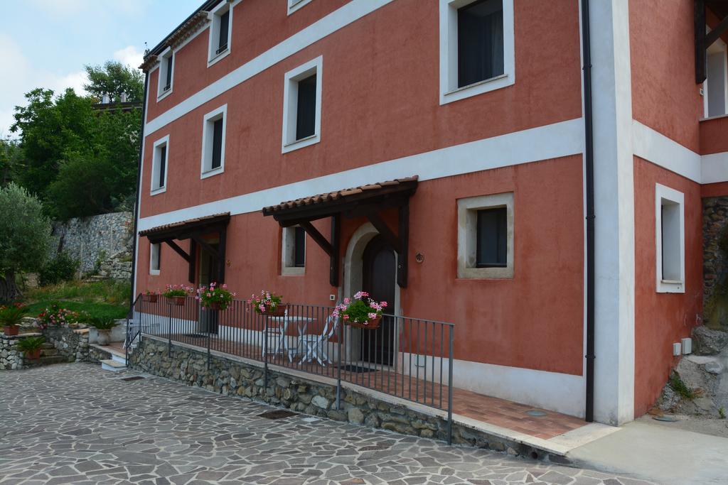 B&B La Casa Rossa Paola Exterior photo