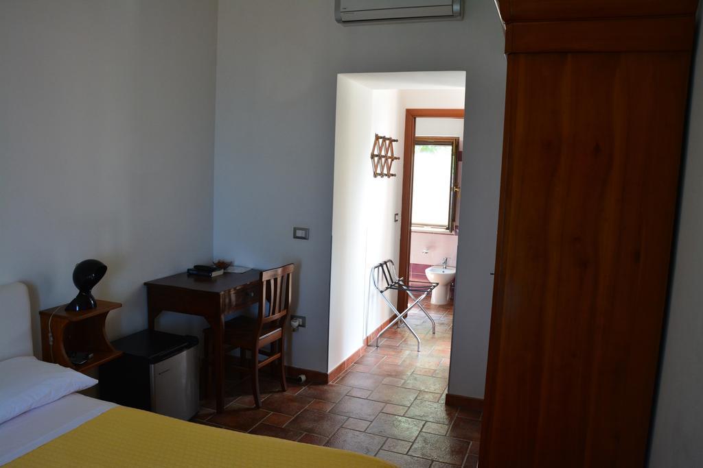 B&B La Casa Rossa Paola Room photo